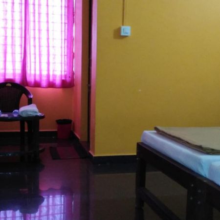 Shanthi Krishna Residency ゴカルナ エクステリア 写真