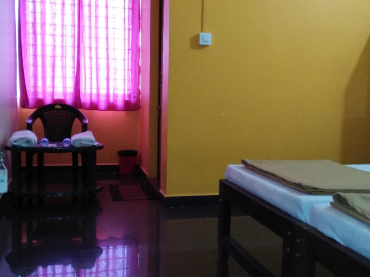 Shanthi Krishna Residency ゴカルナ エクステリア 写真